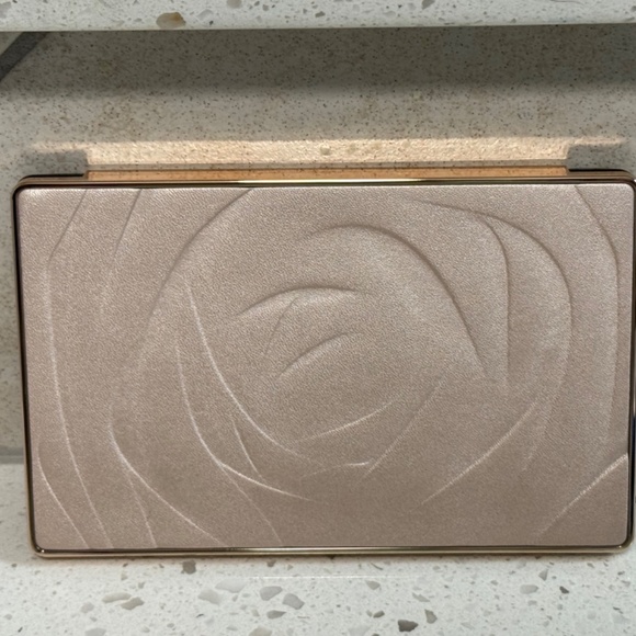 NIB Eye Shadow Palette - Picture 3 of 6